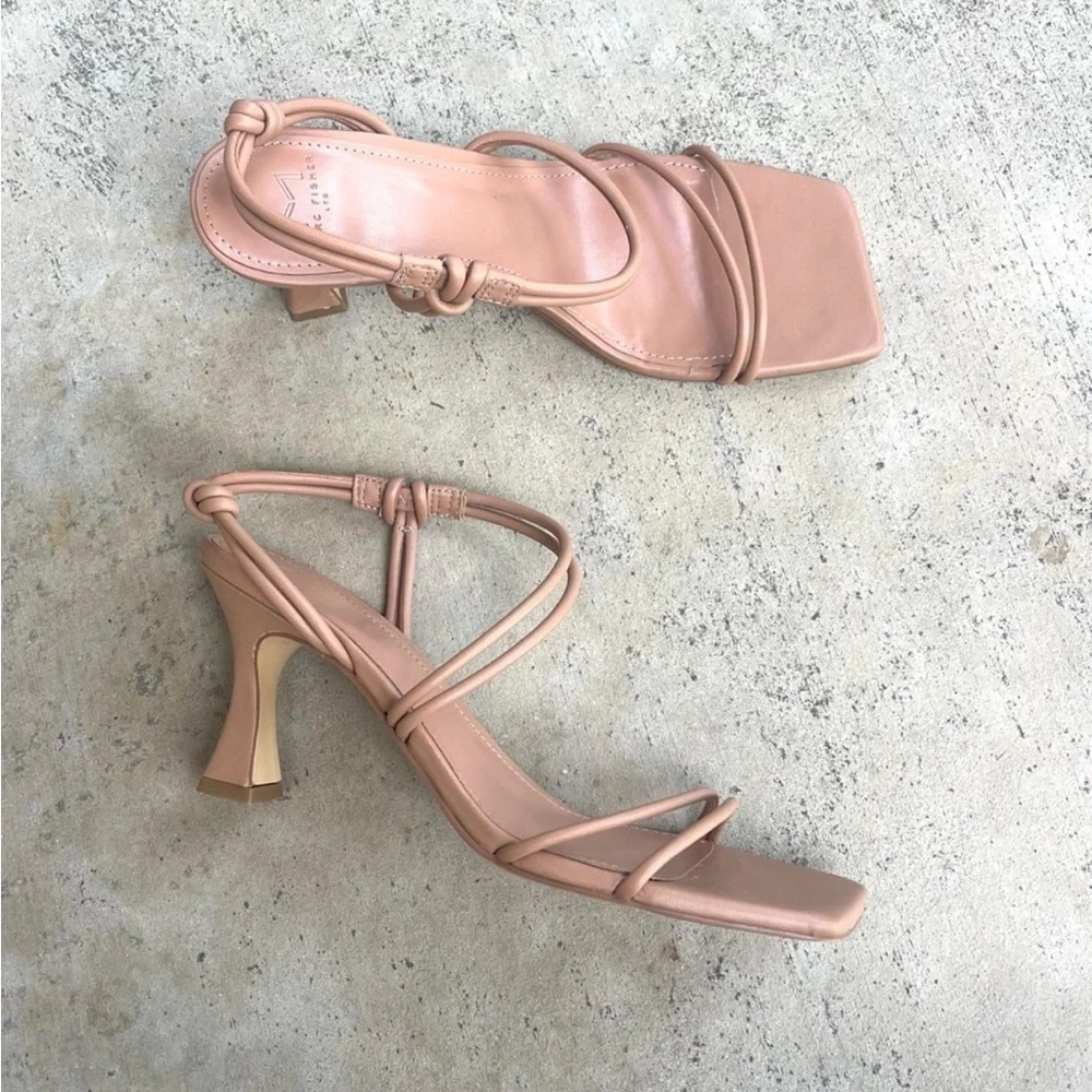 Marc Fisher Women's Davia Heeled Sandal Size 8.5 Tan cream